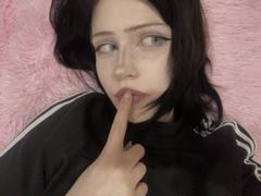 MieshaSteverson - female with black hair and  big tits webcam at xLoveCam