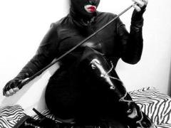 MightyGoddess - female with black hair and  big tits webcam at xLoveCam