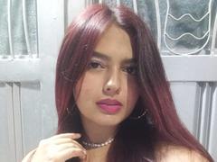 MiiaFoxiy from xLoveCam