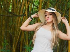 MiiaWills - female webcam at xLoveCam