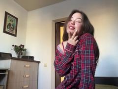 MikeBooras - female with brown hair webcam at xLoveCam