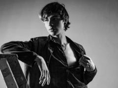 MikeHunter from xLoveCam