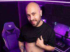 MikeLoverss from xLoveCam