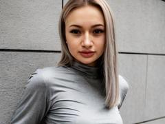 MikkiShows - female webcam at xLoveCam