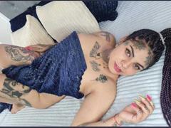 MilaBlake - blond female webcam at xLoveCam