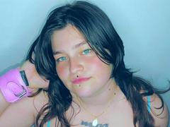 MilaDallila - blond female with  big tits webcam at xLoveCam