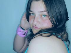 MilaDallila - blond female with  big tits webcam at xLoveCam