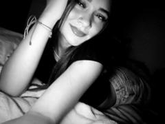 MilaDreams - female with brown hair and  big tits webcam at xLoveCam