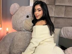 MilaGonzalez - female with black hair webcam at xLoveCam