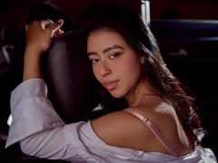 MilaGonzalez - female with black hair webcam at xLoveCam