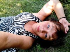 MilaMils - female with brown hair webcam at xLoveCam