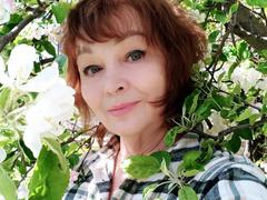 MilaMils - female with brown hair webcam at xLoveCam