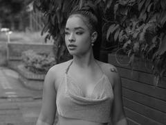 MilaRomano - female with brown hair and  big tits webcam at xLoveCam