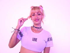 MilaRouge - female webcam at xLoveCam