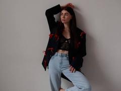 MilaSecretss from xLoveCam