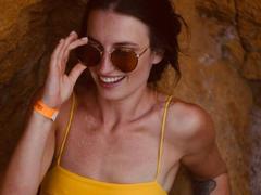 Milagres - female with brown hair webcam at xLoveCam
