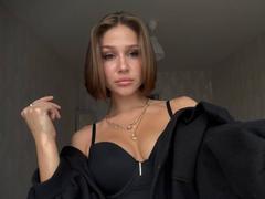 MilagrosEdmisten - female webcam at xLoveCam