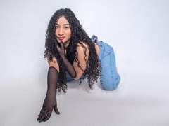 MilahLopez - female with black hair webcam at LiveJasmin