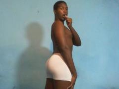 Milakay - male webcam at xLoveCam