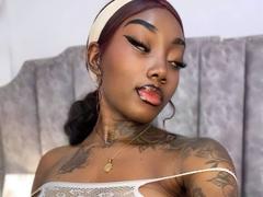 MilanCartier from xLoveCam