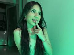 MilanMoon - female webcam at xLoveCam