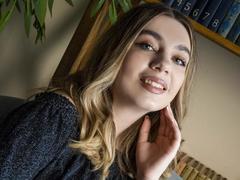 DanielaHunt - blond female webcam at LiveJasmin