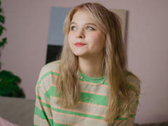 MilanaWent - blond female webcam at LiveJasmin