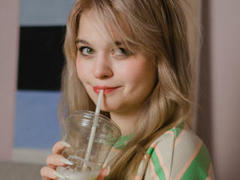 MilanaWent - blond female webcam at LiveJasmin