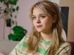 MilanaWent - blond female webcam at LiveJasmin