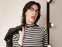 MilarHole from xLoveCam