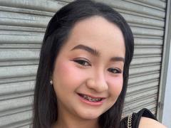 MildaBebee - female webcam at xLoveCam