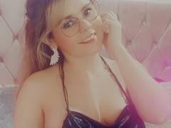 Milek - female with  small tits webcam at xLoveCam