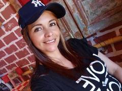 MilenaHott69 - female with brown hair webcam at xLoveCam