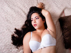 MilenaRossi - female with black hair webcam at ImLive