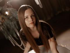 MileyGloss - female webcam at xLoveCam