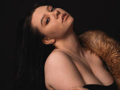 MileyCain - female with brown hair and  big tits webcam at LiveJasmin