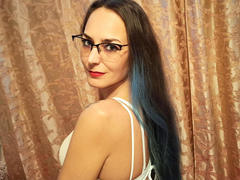 MilfGinna-hot - female with black hair webcam at xLoveCam