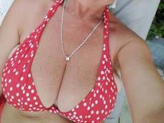 MilfPamela-hot - blond female with  big tits webcam at xLoveCam