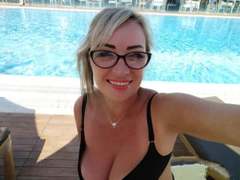 MilfPamela-hot - blond female with  big tits webcam at xLoveCam