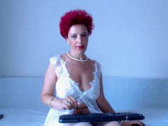 SupremeMilf - female with red hair webcam at LiveJasmin