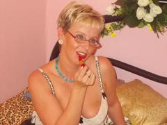 MilfyMommy - blond female webcam at LiveJasmin