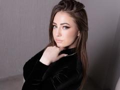 Miliaana - female webcam at xLoveCam