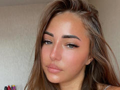 Miliaana - female webcam at xLoveCam