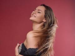MillaVogue - female with brown hair webcam at xLoveCam