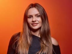 MillaVogue - female with brown hair webcam at xLoveCam