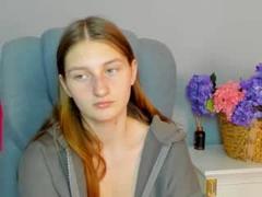 Millania - female webcam at xLoveCam