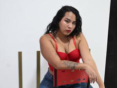 MillenaCollins - female with black hair and  big tits webcam at xLoveCam