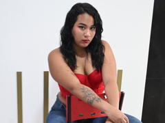 MillenaCollins - female with black hair and  big tits webcam at xLoveCam