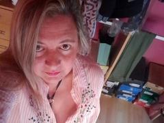 MillieX69 - blond female webcam at xLoveCam