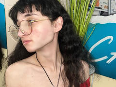 AshleyTaft - female with brown hair webcam at LiveJasmin